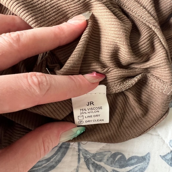 Durumi Brown Off-The-Shoulder Top - Picture 4 of 4